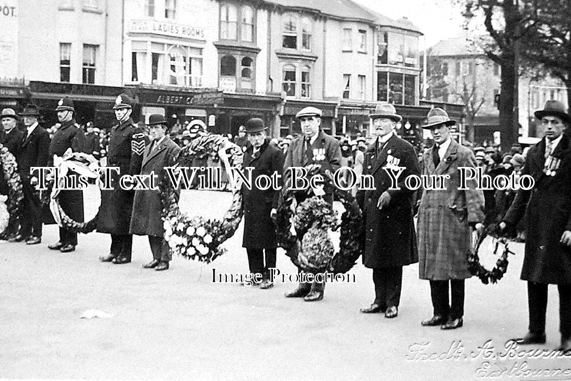 SX 2047 - Laying Memorial Wreaths, Eastbourne, Sussex