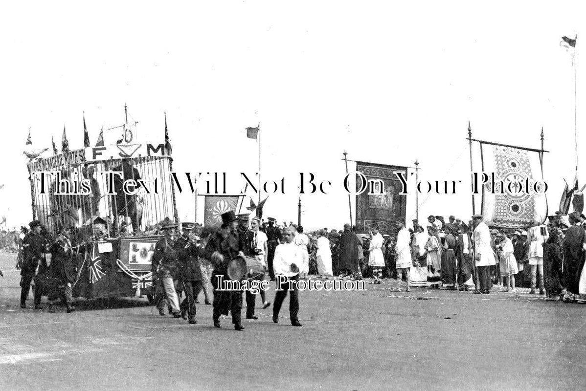 SX 2348 - Brighton Carnival, Sussex c1922