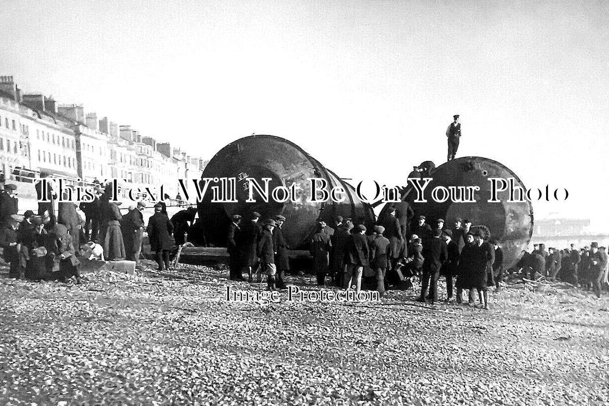 SX 3862 - Pontoon On Hastings Beach, Sussex