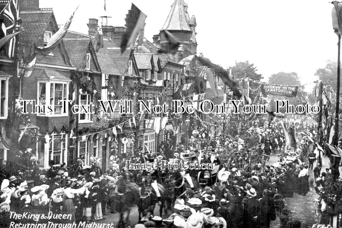 SX 4370 - King & Queen Returning Through Midhurst, Sussex