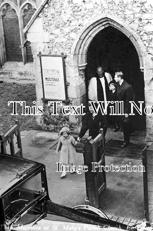 SX 455 - Their Majesties At St Marys Church, Eastbourne, Sussex