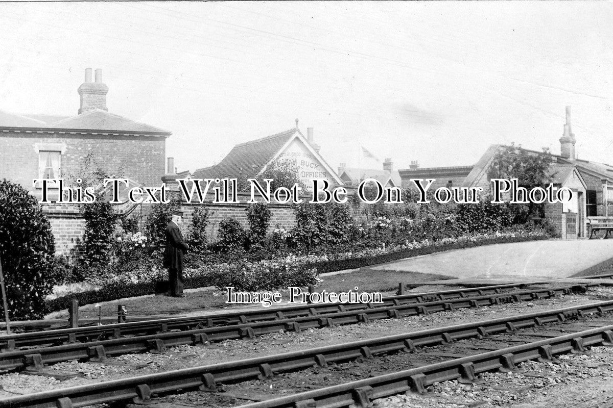 SX 684 - Flower Beds Ar Horsham Railway Station, Sussex