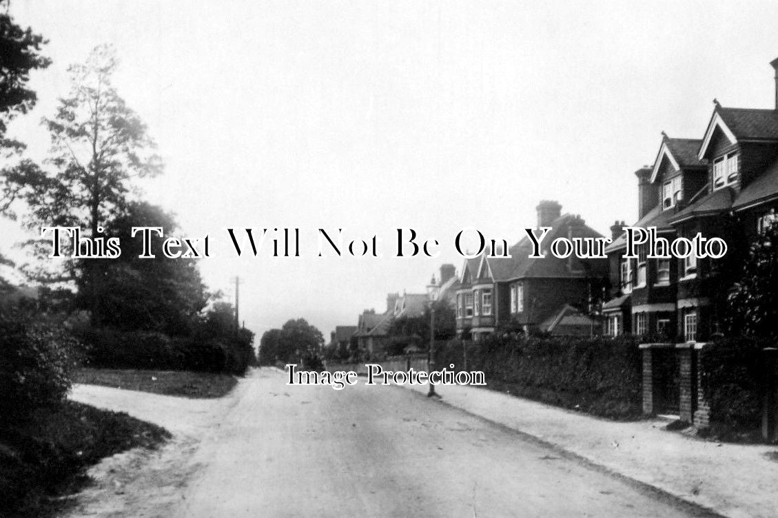 SX 918 - London Road, Uckfield, Sussex c1915