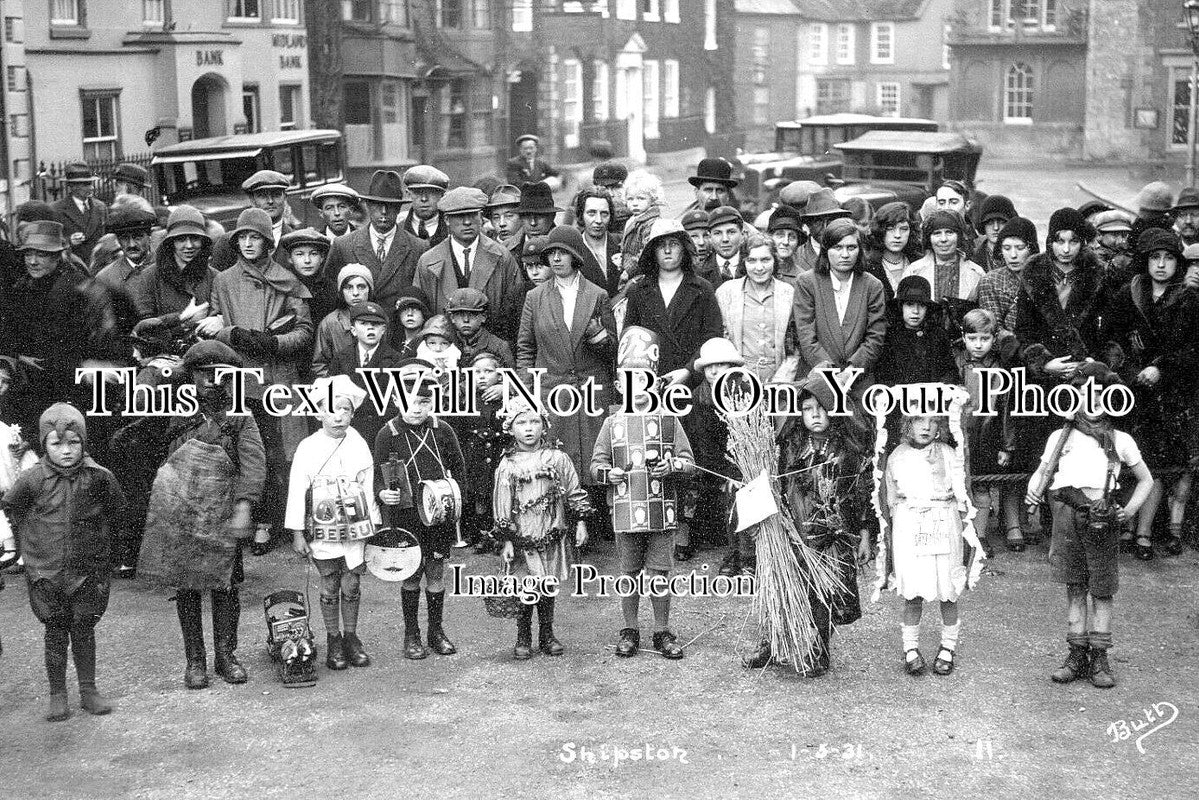 WA 1940 - Shipston Childrens Fancy Dress Parade, Warwickshire c1931