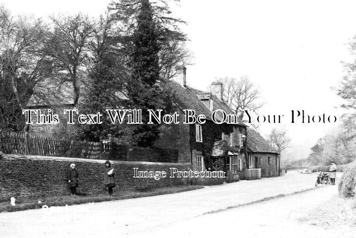 WA 2272 - Red Lion Pub, Long Compton, Warwickshire