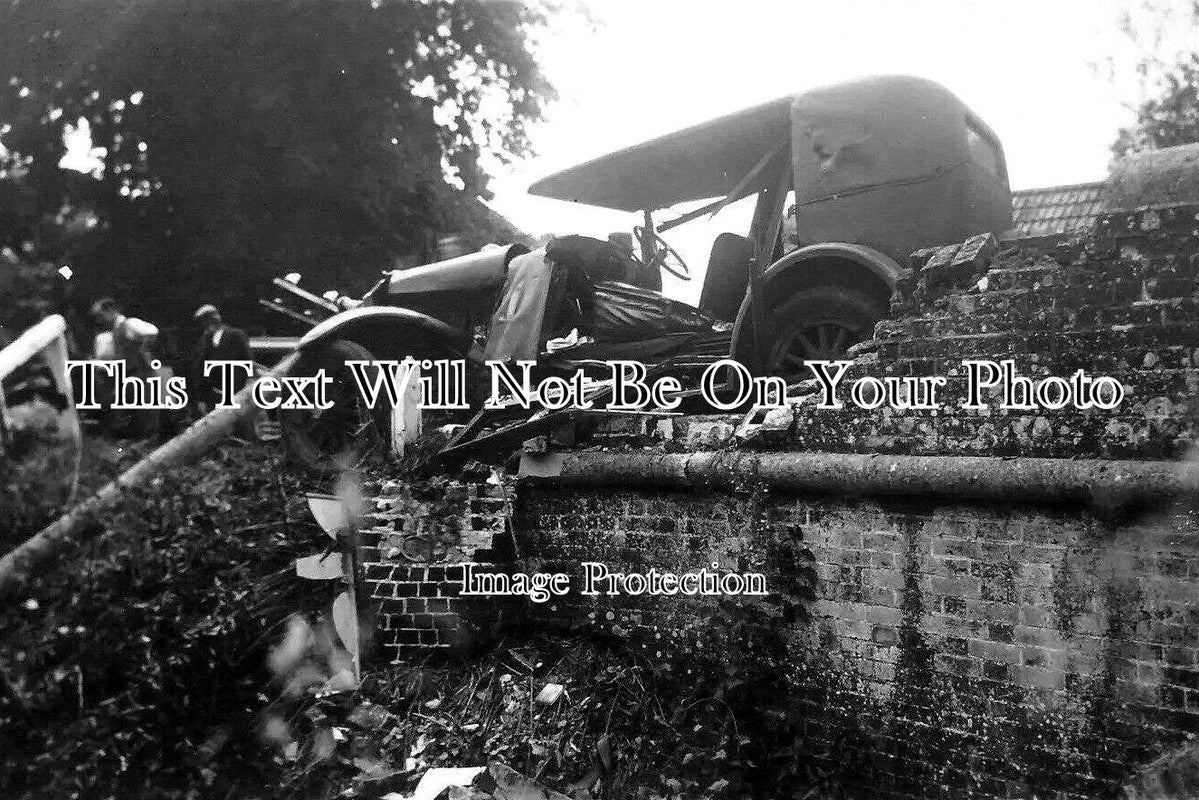 WI 1047 - Fosbury Village Bridge, Wiltshire c1920