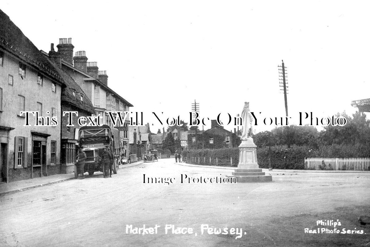 WI 1162 - Market Place, Pewsey, Wiltshire c1920