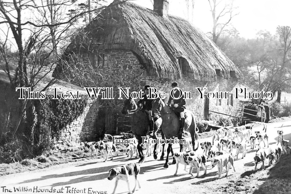 WI 1317 - The Wilton Hounds At Teffont Ewyas, Wiltshire