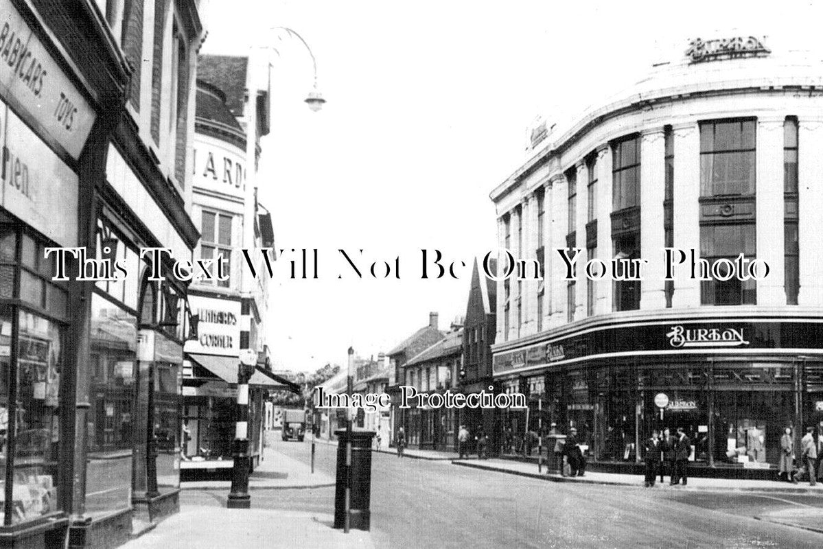 WI 1328 - The Centre, Swindon, Wiltshire c1960