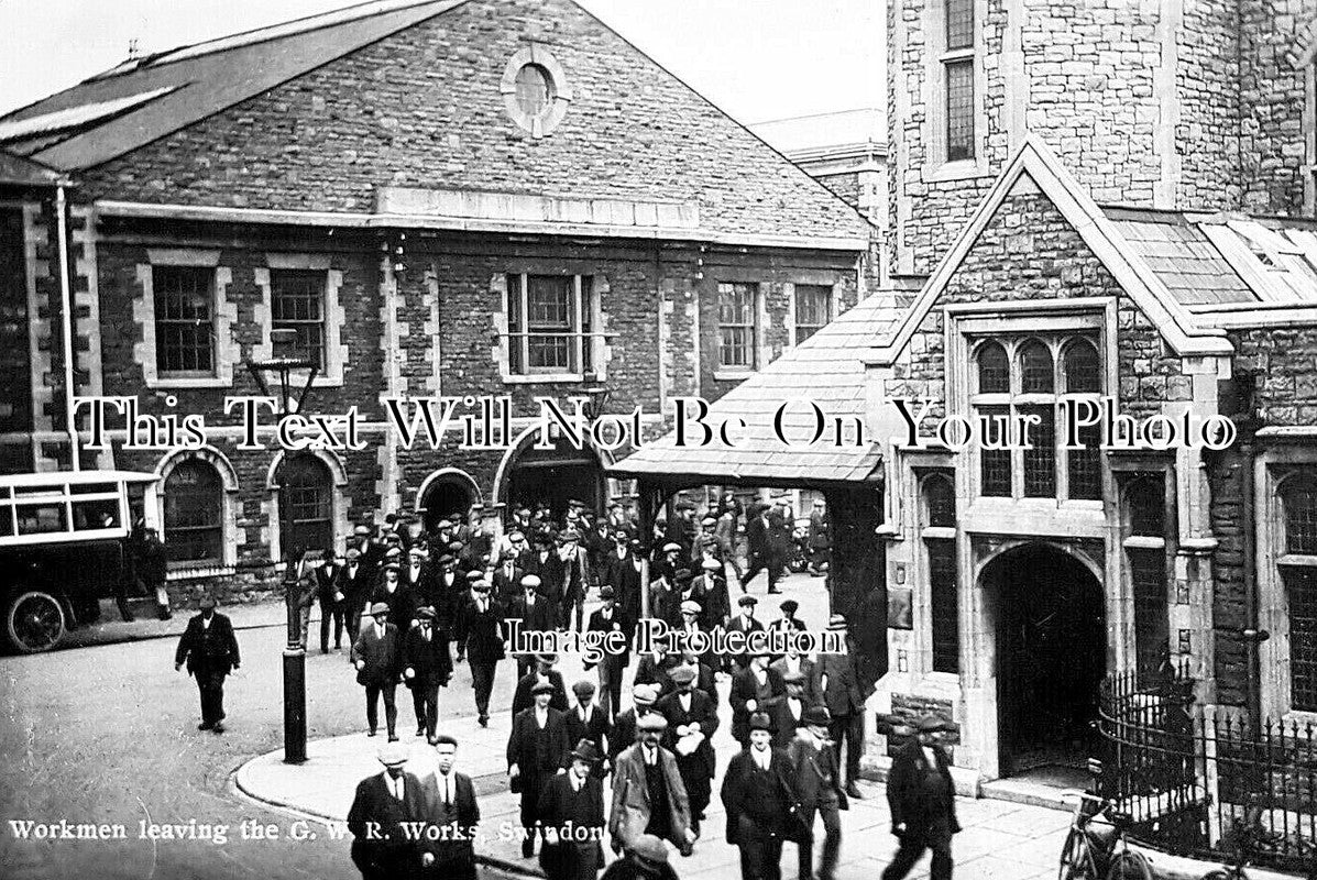 WI 1530 - Workmen Leaving THE GWR Works, Swindon, Wiltshire 1928