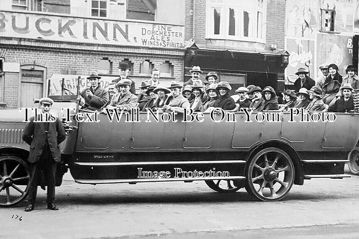 WI 1655 - Charabanc At Marlborough, Roebuck Inn Pub, Wiltshire
