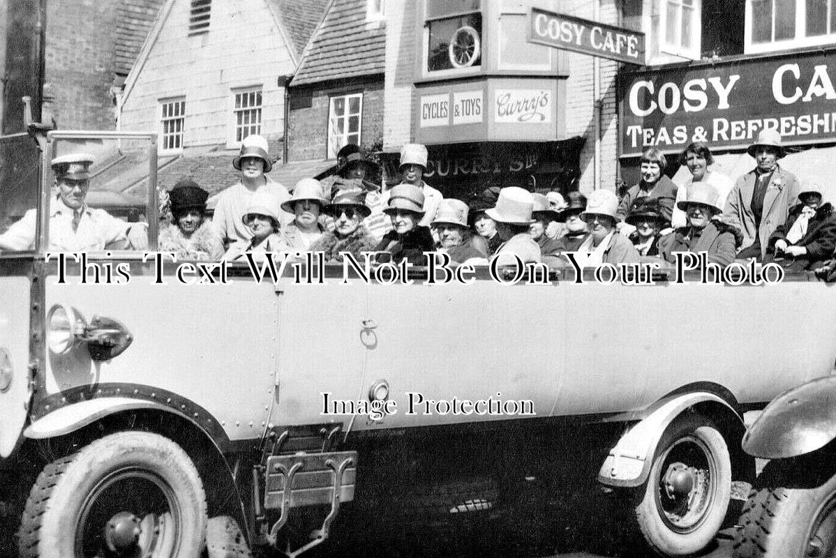 WI 1764 - Charabanc In New Canal Road, Salisbury, Wiltshire