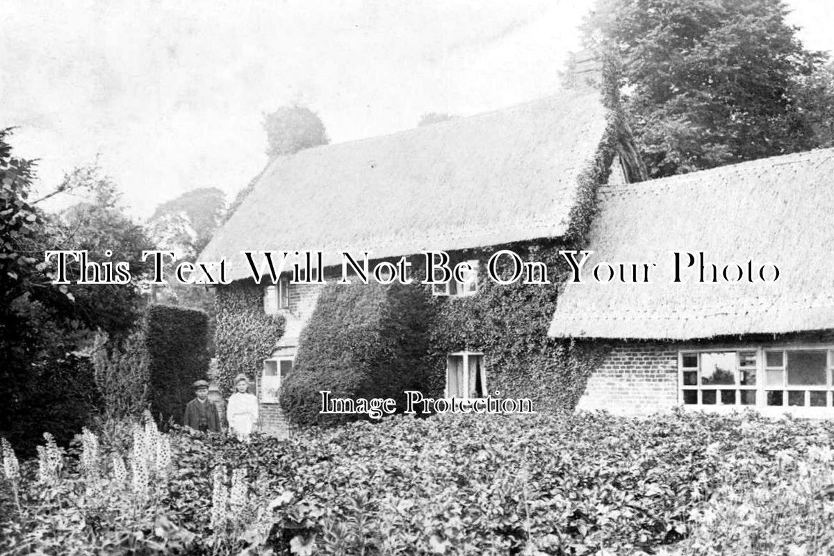 WI 184 - Thatched House, Cholderton, Wiltshire c1917