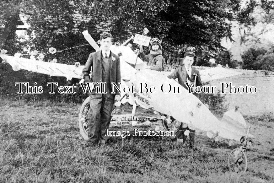 WI 207 - First Prize, Aeroplane, Wingfield Carnival, Wiltshire