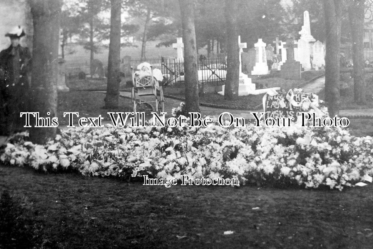 WI 664 - Christchurch Churchyard, Bradford On Avon, Wiltshire c1900