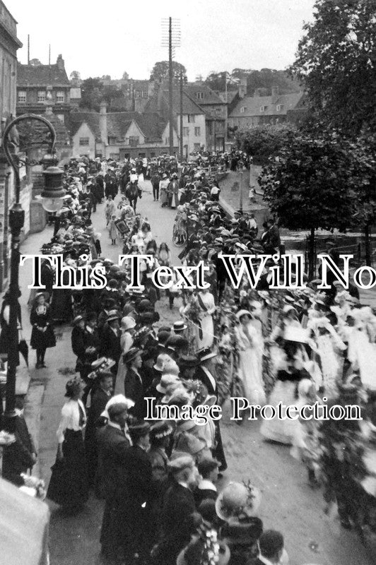 WI 666 - Procession & Crowds, Bradford On Avon Carnival, Wiltshire 1908