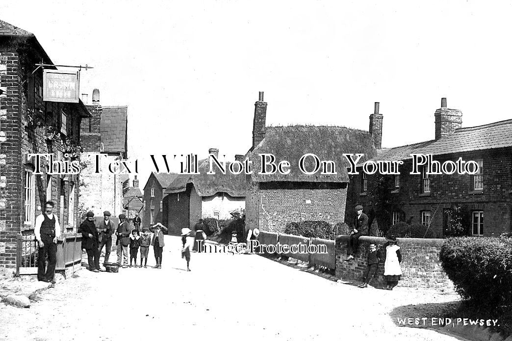 WI 695 - Crown Inn, West End, Pewsey, Wiltshire c1908