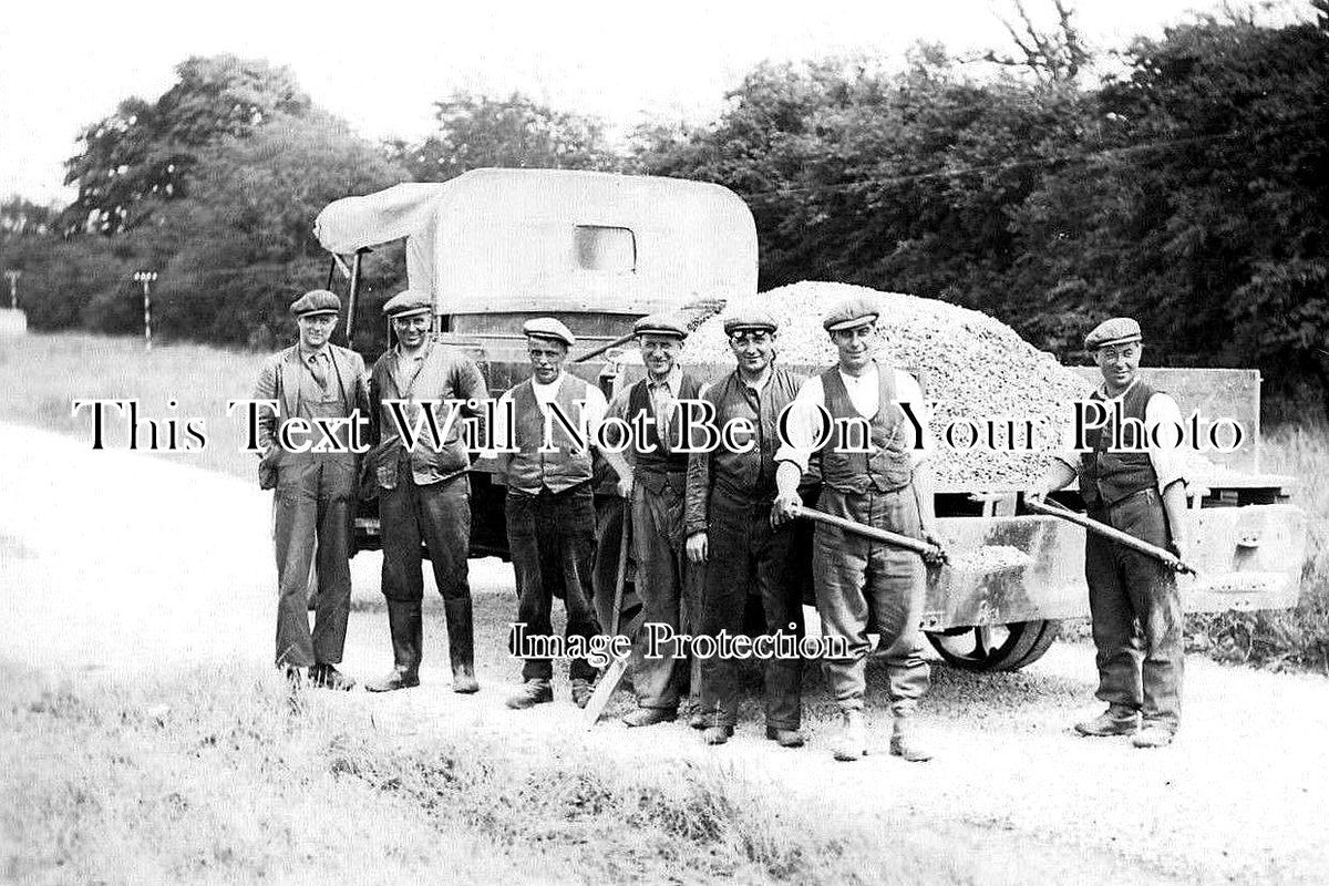 WI 843 - Road Workers, Salisbury, Wiltshire