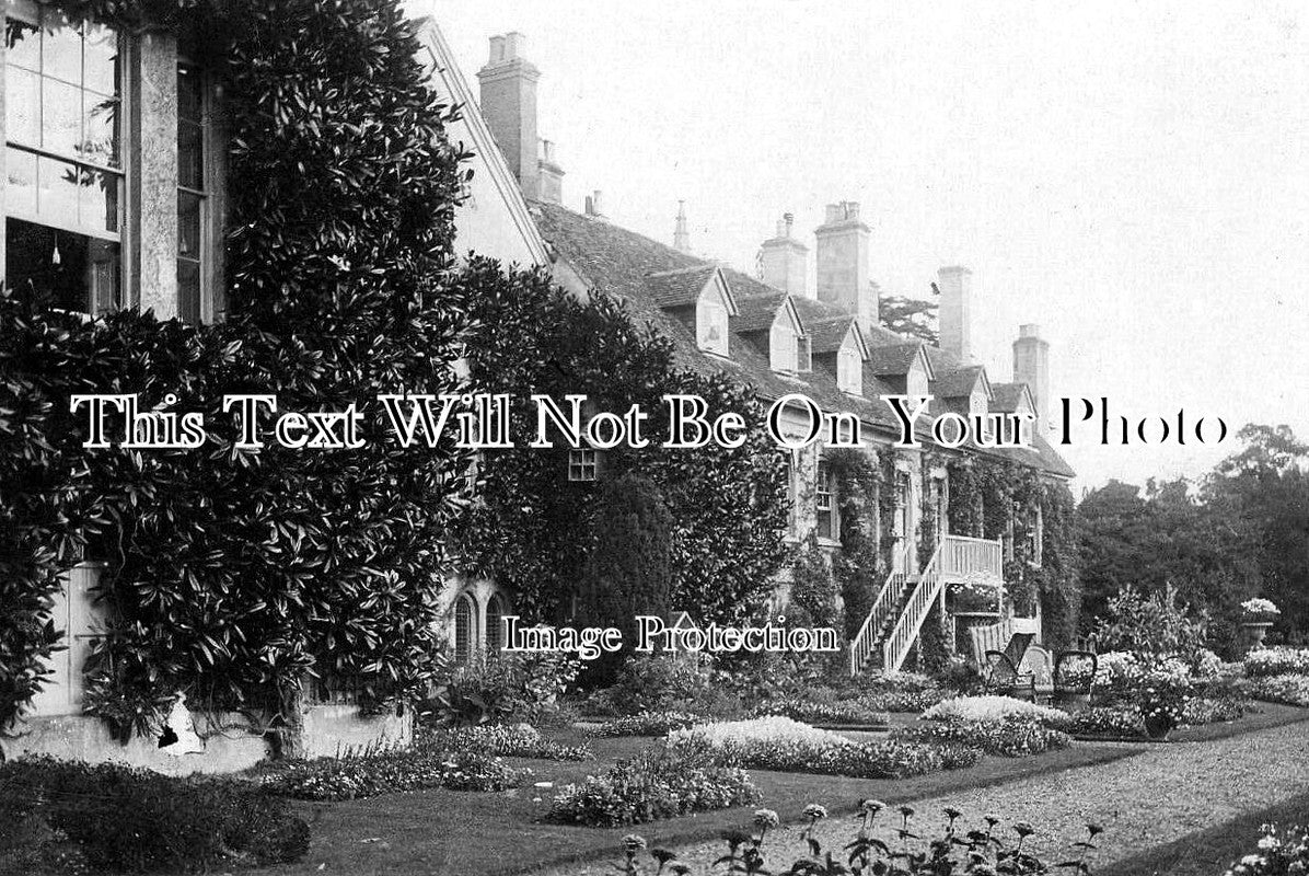 WI 892 - The Bishops Palace & Garden, Salisbury, Wiltshire c1906