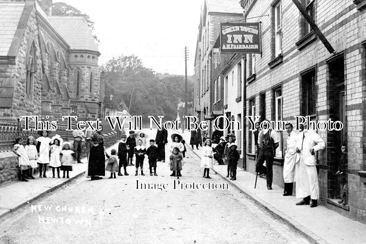 WL 1104 - Green Tavern Inn, New Church, Newtown, Wales 1905