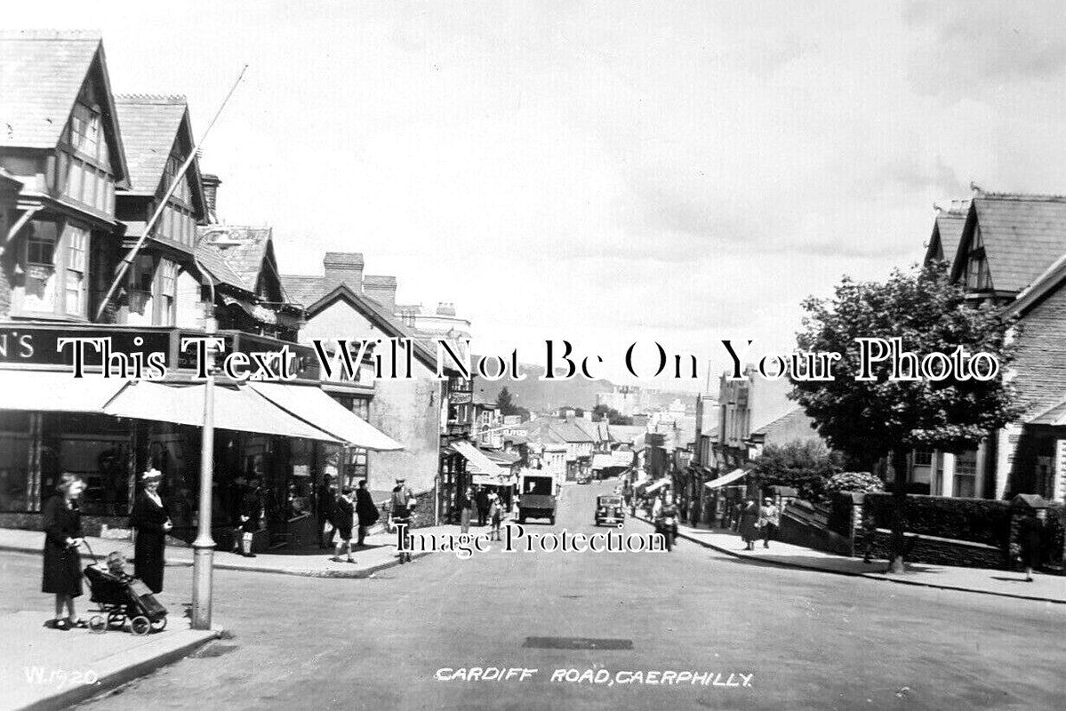WL 1923 - Cardiff Road, Caerphilly, Wales c1920