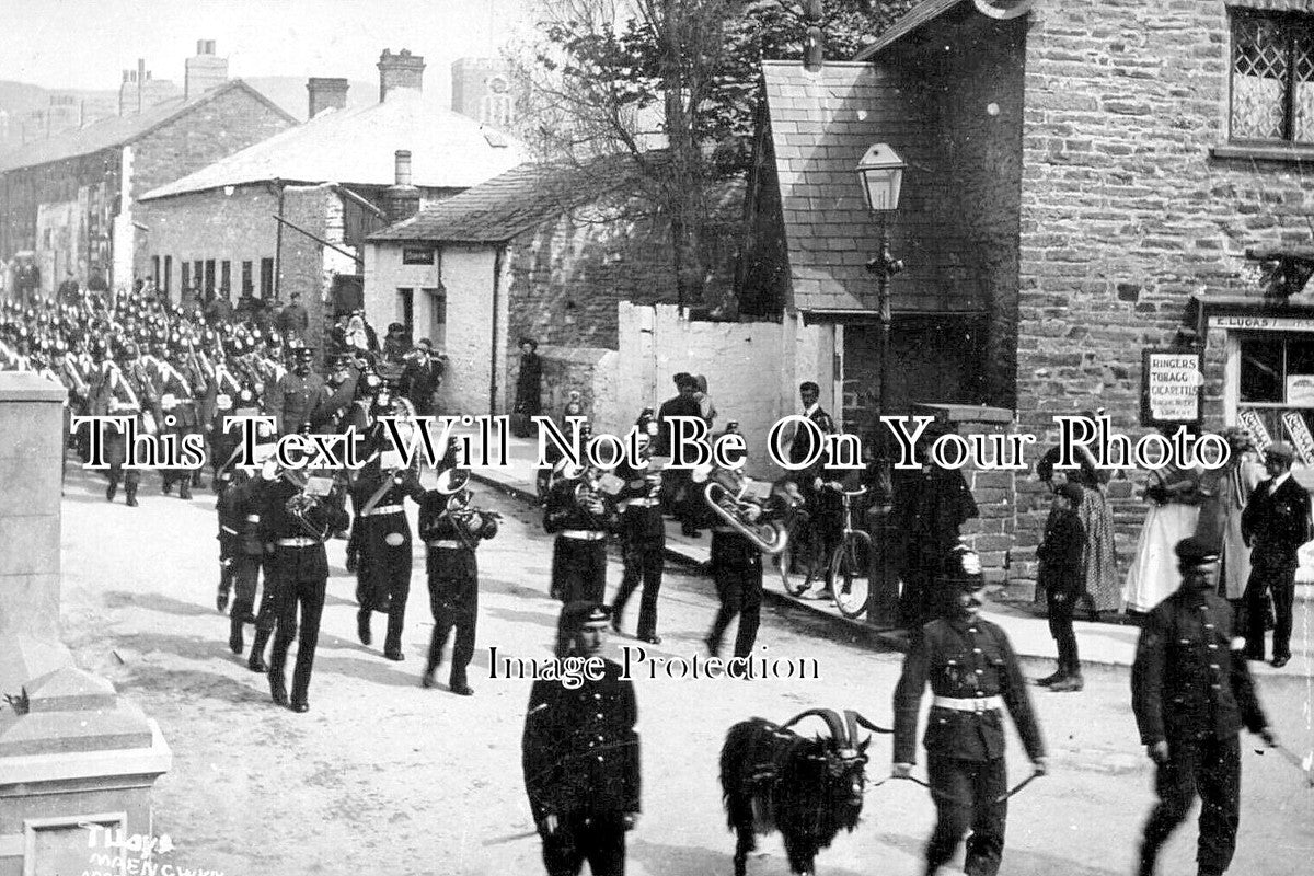 WL 2132 - Welsh Guards Parade, Aberystwyth, Wales c1908