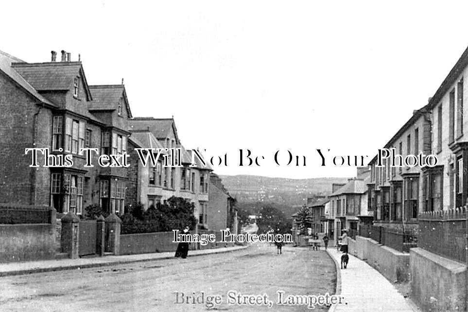 WL 2158 - Bridge Street, Lampeter, Wales c1910