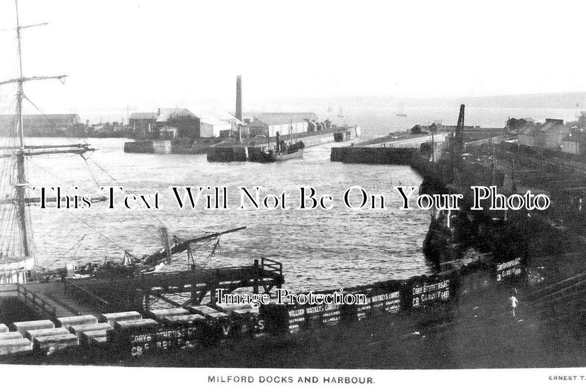 WL 2257 - Milford Docks & Harbour, Wales c1913