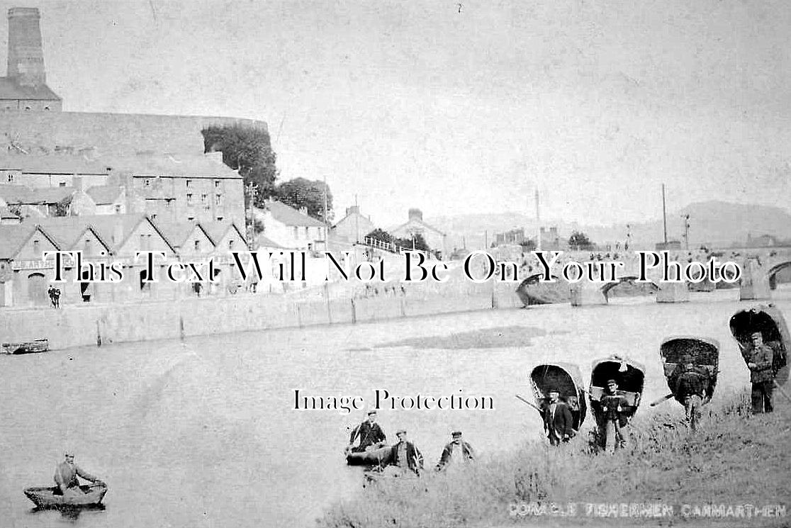 WL 2603 - Coracle Fishermen, Carmarthen, Wales