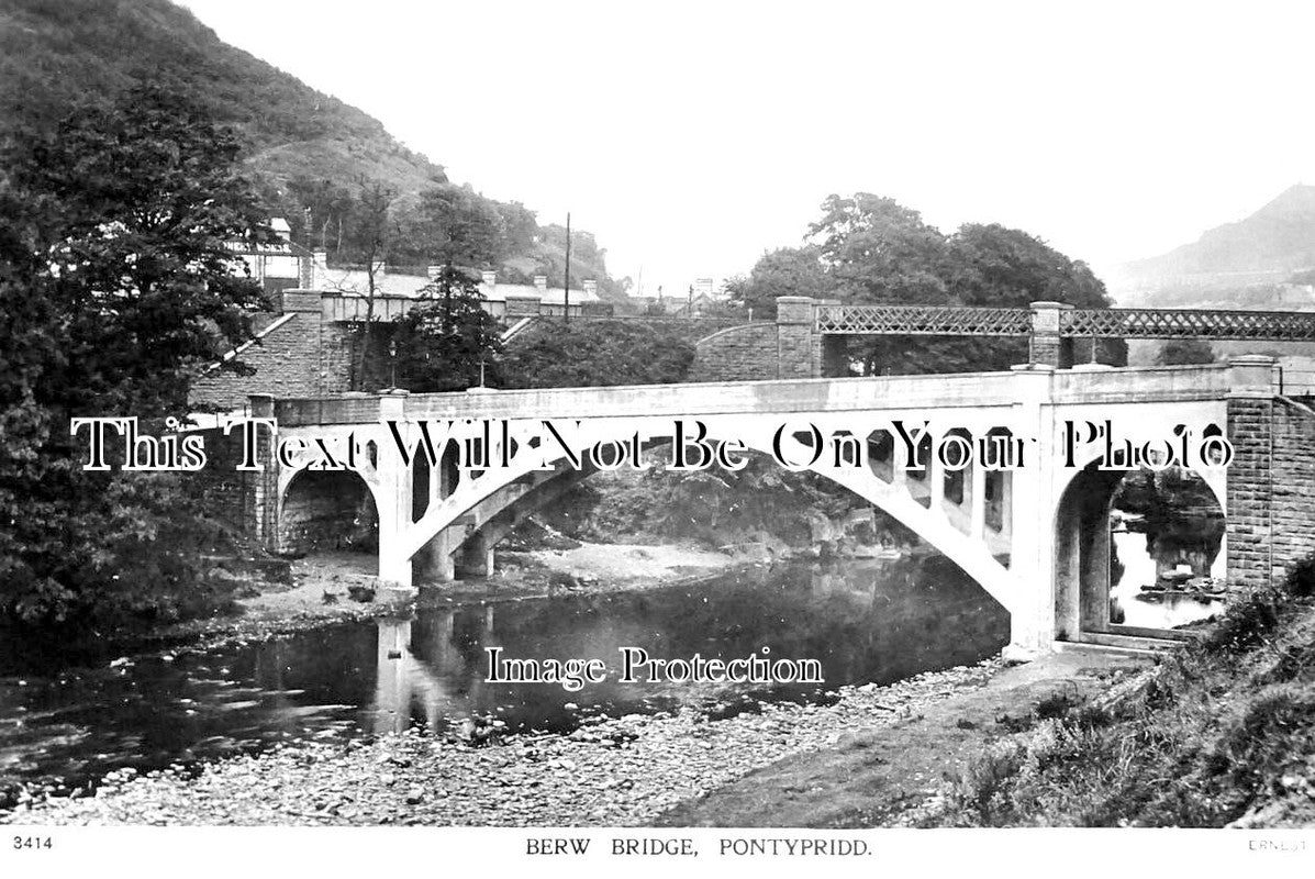 WL 282 - The Berw Bridge, Pontypridd, Wales c1913