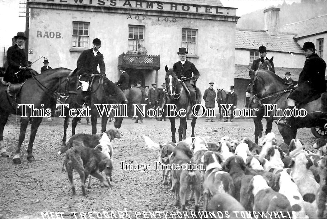 WL 326 - Horse & Hounds, Lewis Arms Hotel, Tongwynlais, Wales c1903