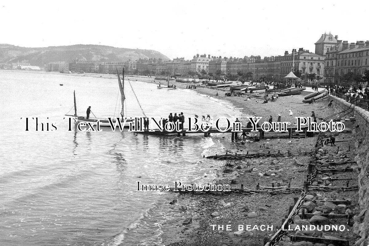 WL 643 - The Beach, Llandudno, Wales c1910