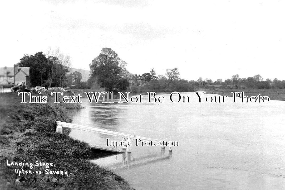 WO 1619 - Landing Stage, Upton On Severn, Worcestershire c1923