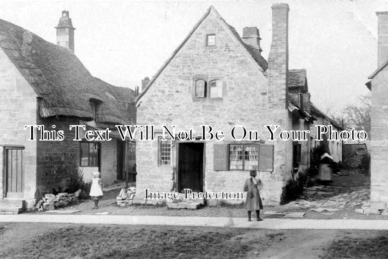 WO 96 - Old Cottages, Broadway, Worcestershire