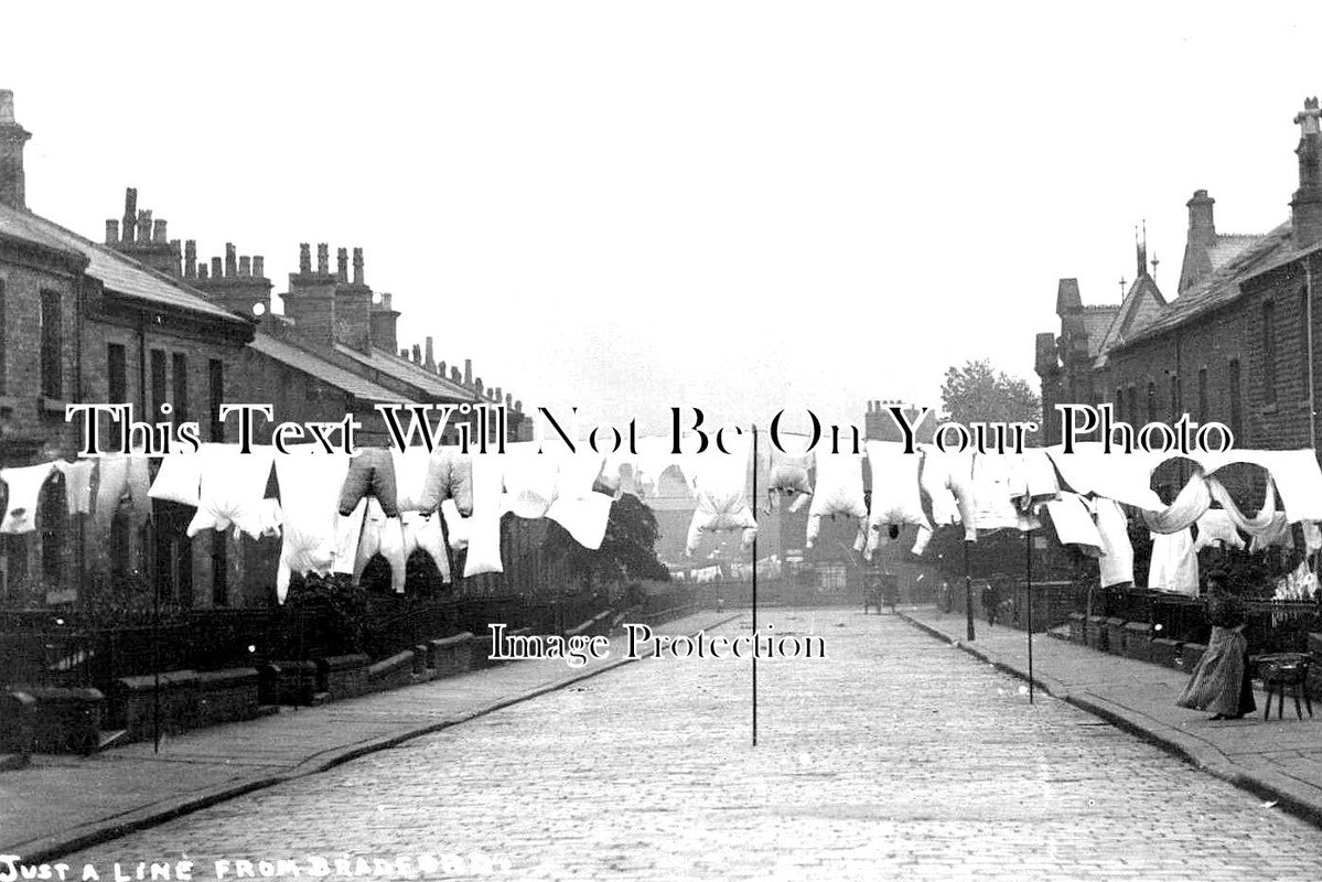 YO 10614 - Washing On A Bradford Street, Yorkshire
