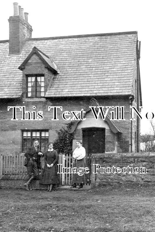 YO 10644 - Hicton Cottage, Aberford, Yorkshire c1919