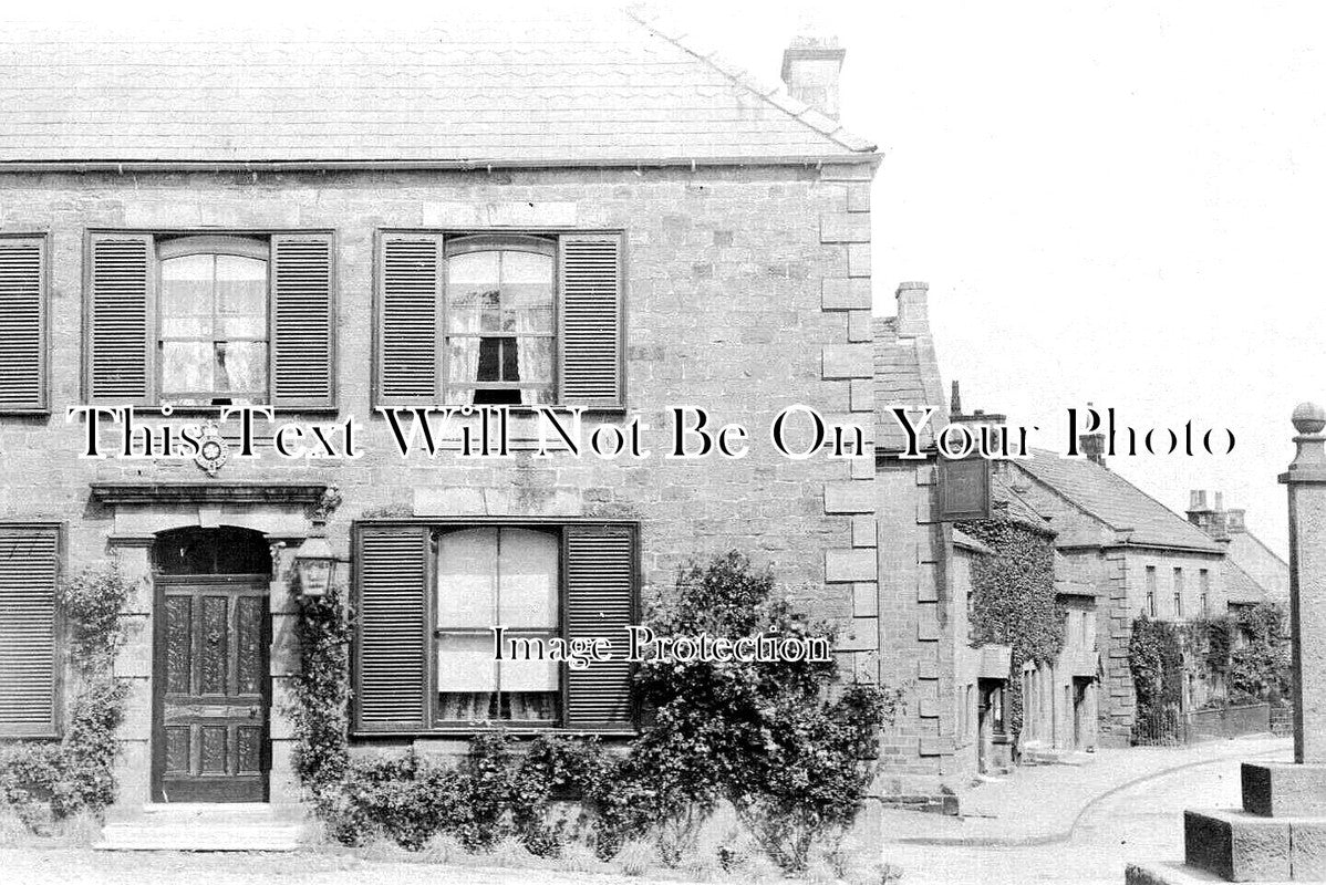 YO 10735 - Police House & Queens Head Inn Pub, Kirkby Malzeard c1910