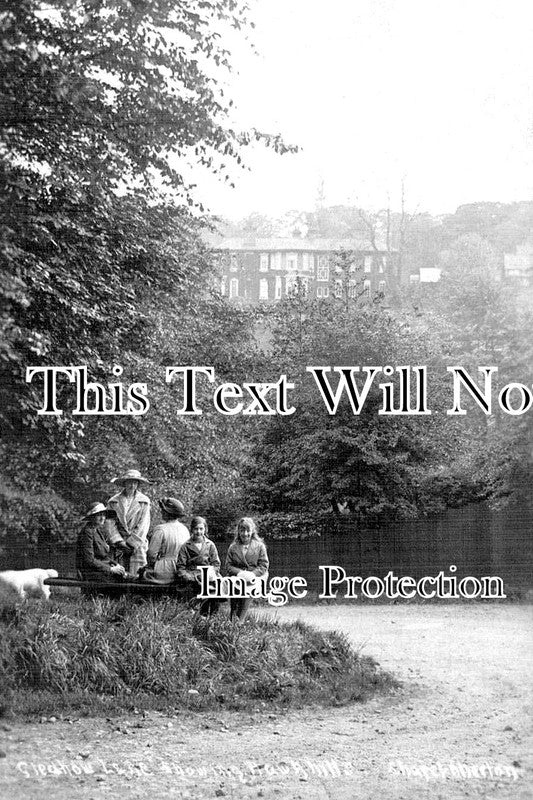 YO 10739 - Gledhow Lake Showing The Hawkhills, Leeds, Yorkshire