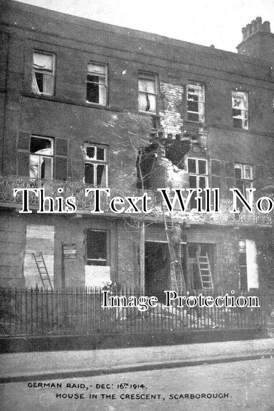YO 11030 - German Raid, The Crescent, Scarborough, Yorkshire 1914 WW1