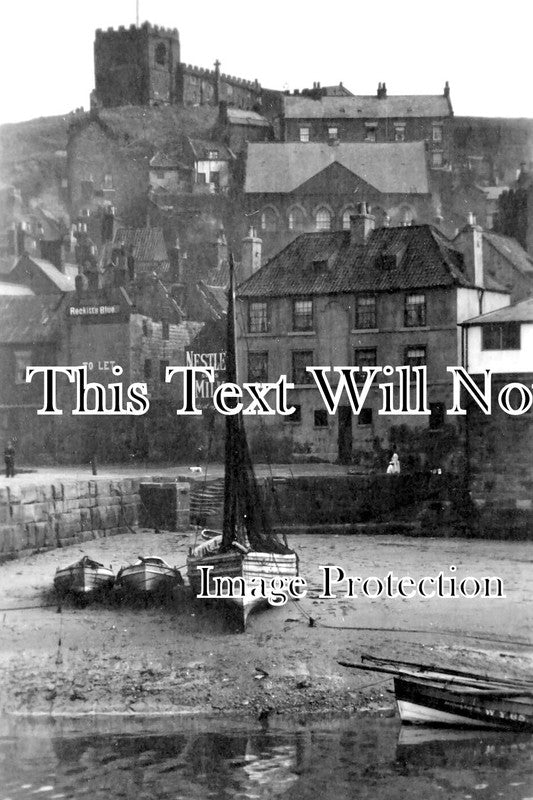 YO 11209 - Whitby Harbour, Yorkshire c1915