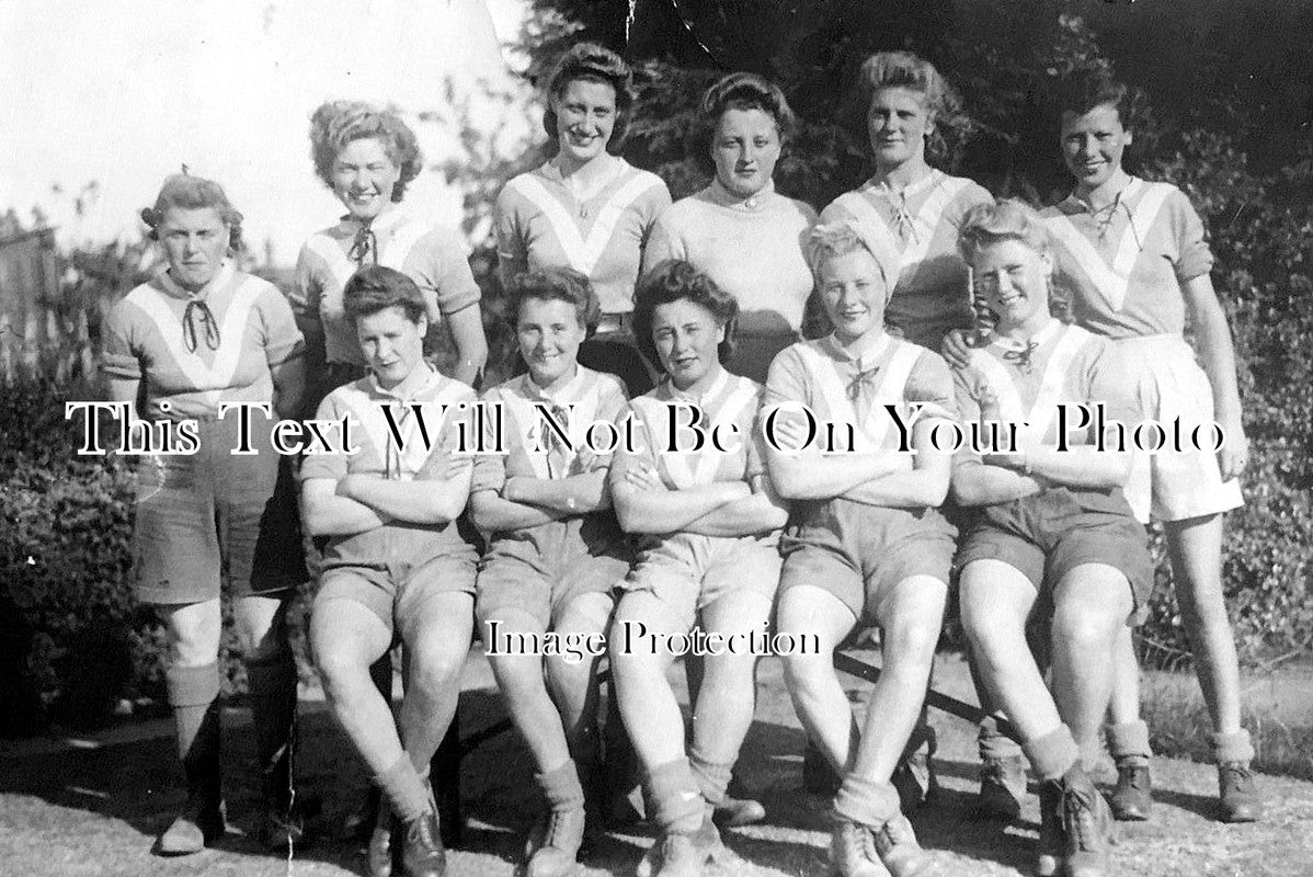 YO 11216 - Barnsley Ladies Football Team, Yorkshire 1944