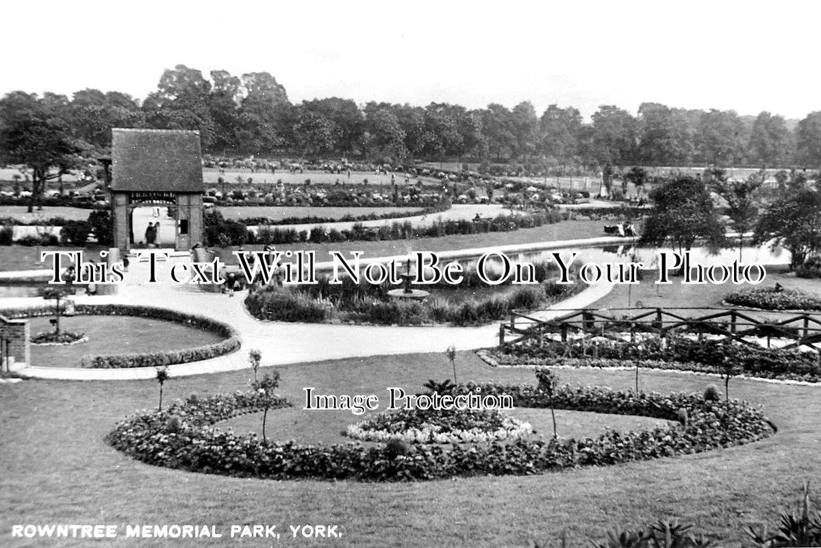 YO 11258 - Rowntree Memorial Park, York, Yorkshire