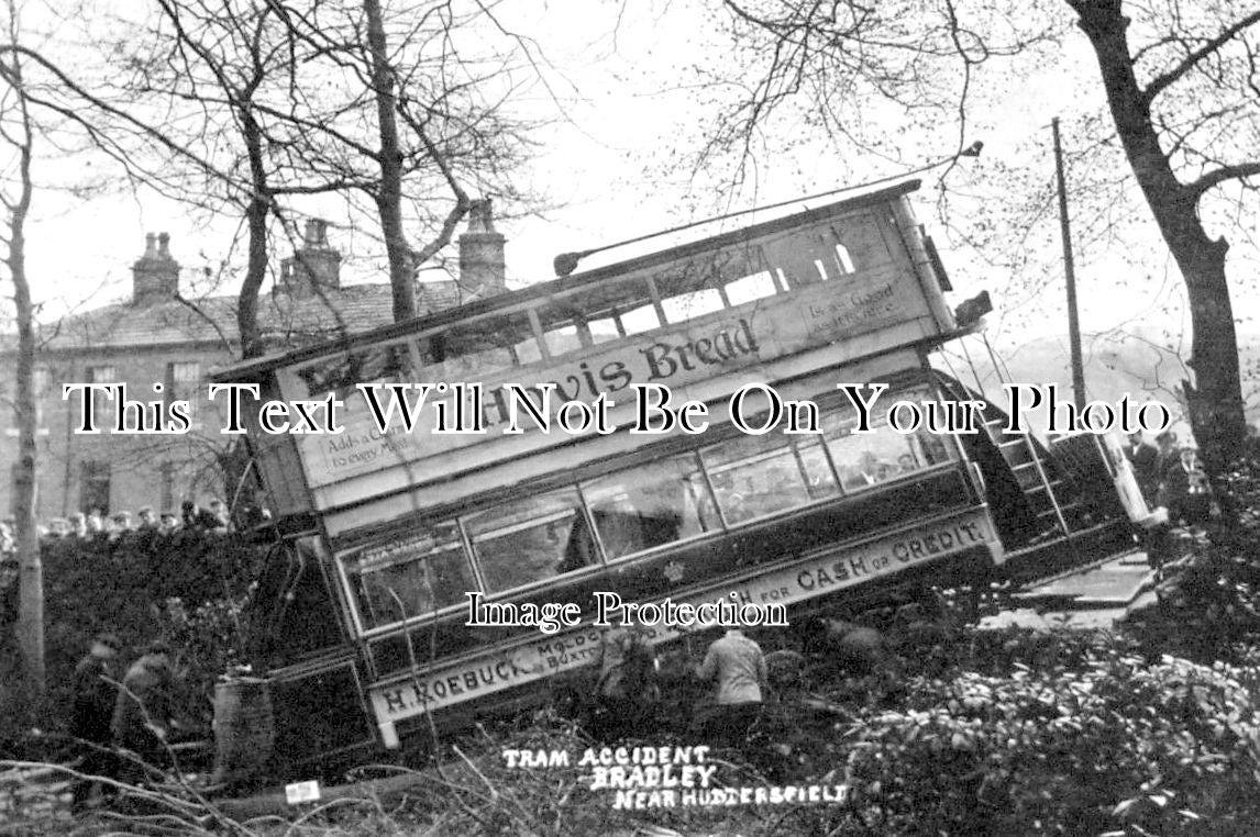 YO 11609 - Tram Car Accident, Bradley, Huddersfield, Yorkshire