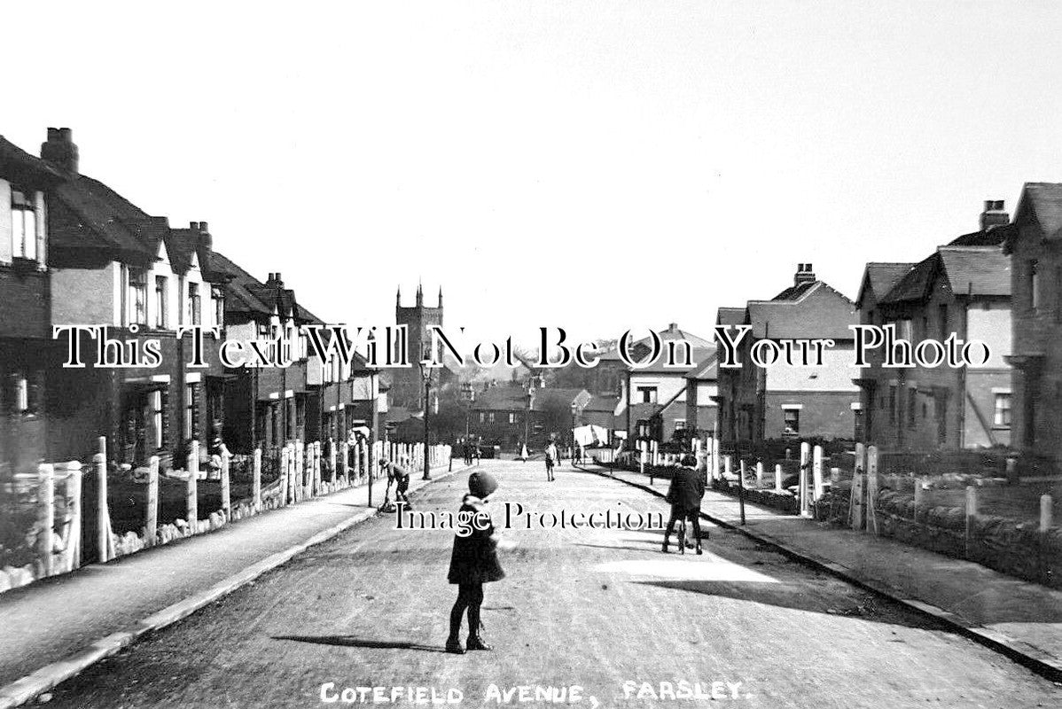 YO 12114 - Cotefield Avenue, Farsley, Yorkshire