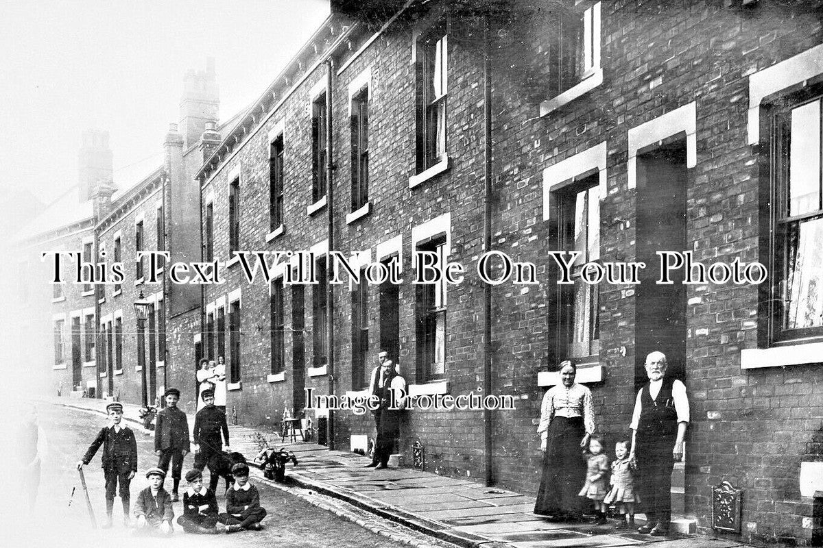 YO 12437 - Moor Crescent Road, Hunslet, Leeds, Yorkshire