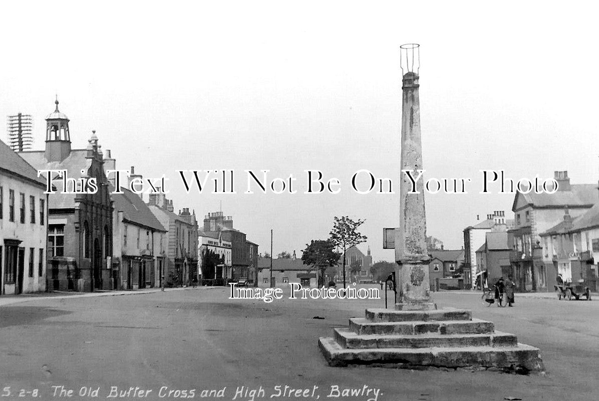 YO 13546 - The Old Butter Cross, High Street, Bawtry, Yorkshire