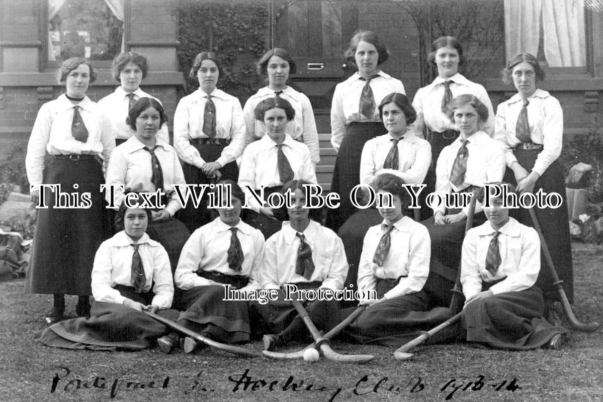 YO 3448 - Pontefract Ladies Hockey Club, Yorkshire 1913-14