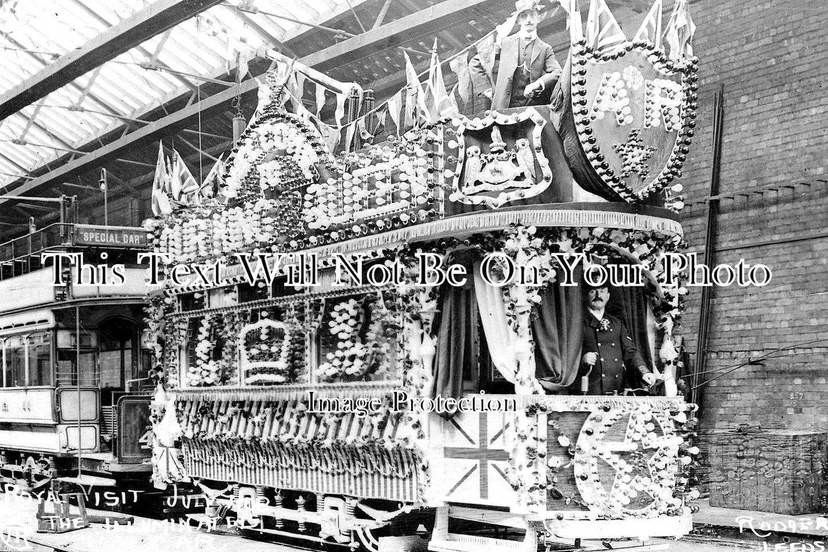 yo-4179-illuminated-tram-with-driver-royal-visit-leeds-yorkshire