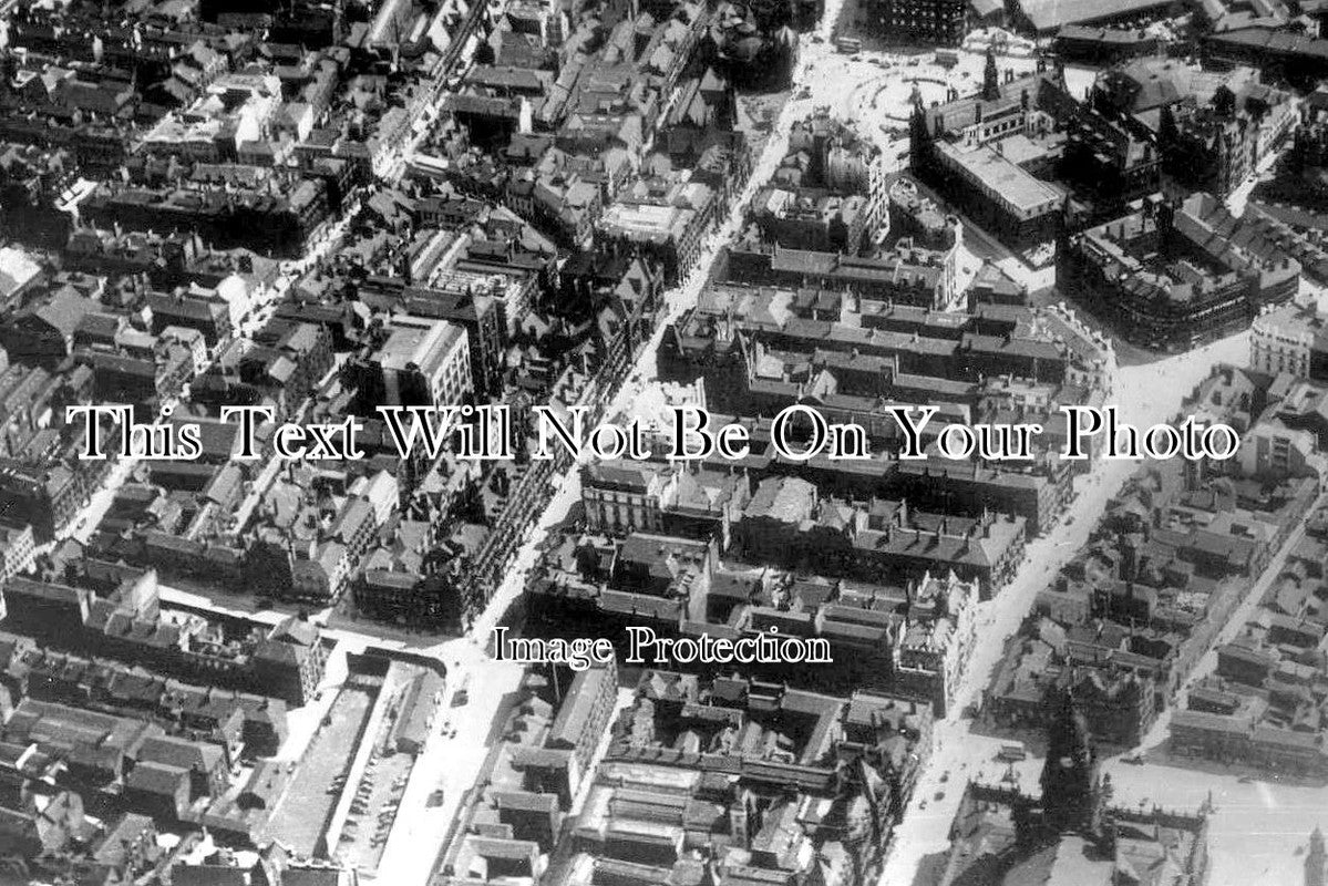 YO 4182 - Leeds Town Hall & City Square, Yorkshire