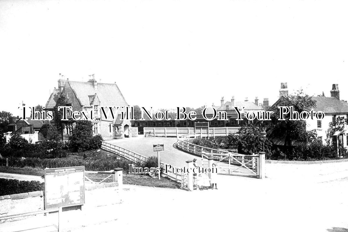 YO 4635 - Askern Railway Station, Yorkshire